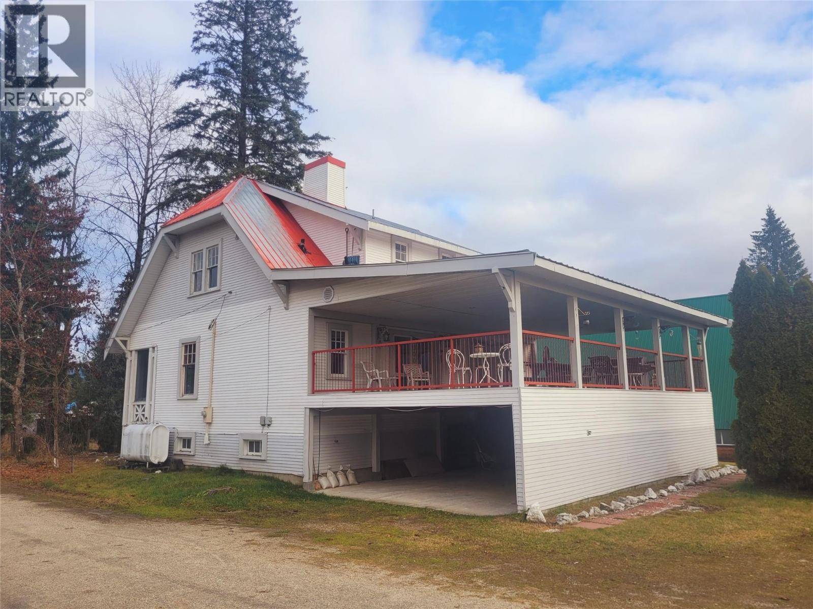 5928 Fourth Avenue - Main photo, Blue River, British Columbia