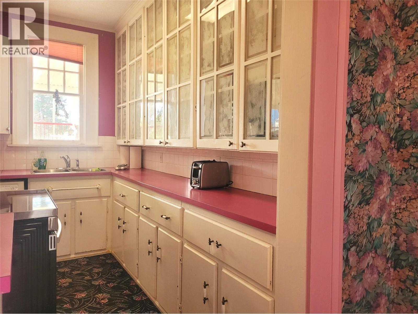 5928 FOURTH AVENUE - 10