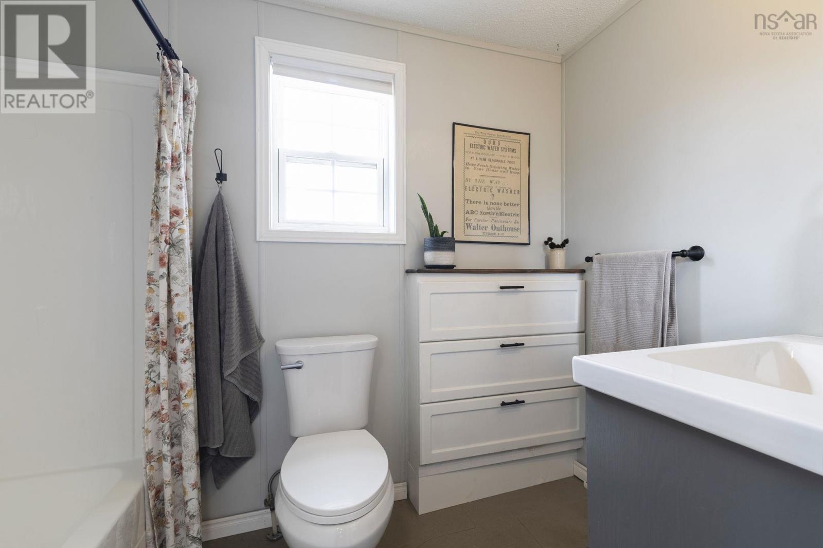 Property 17 of 33 of 29 Fisher Road