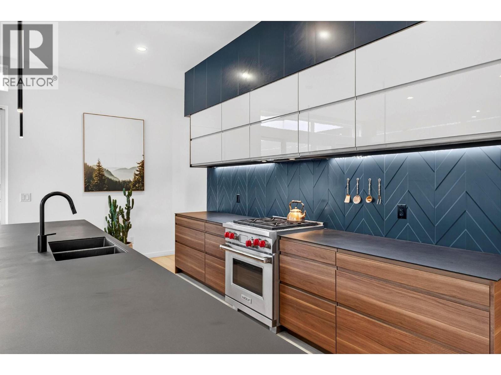 15873 Kobayashi Court, Lake Country