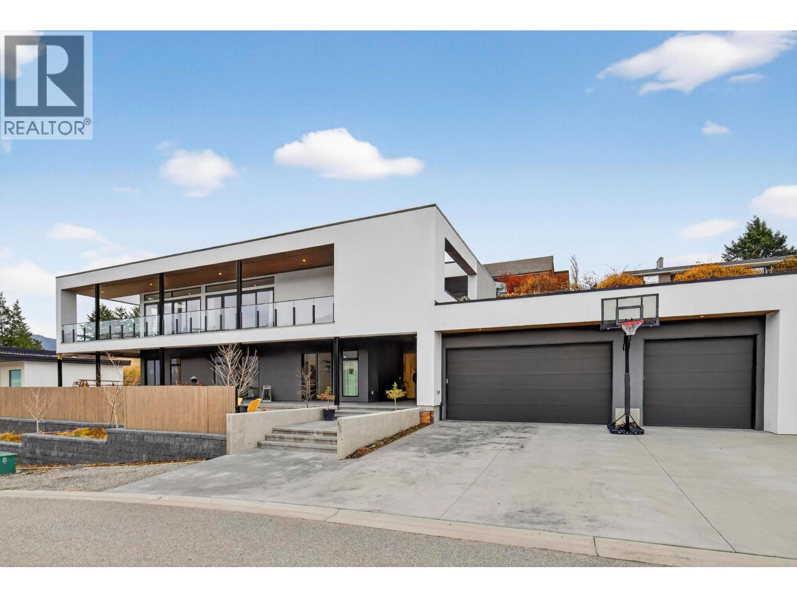 15873 Kobayashi Court, Lake Country