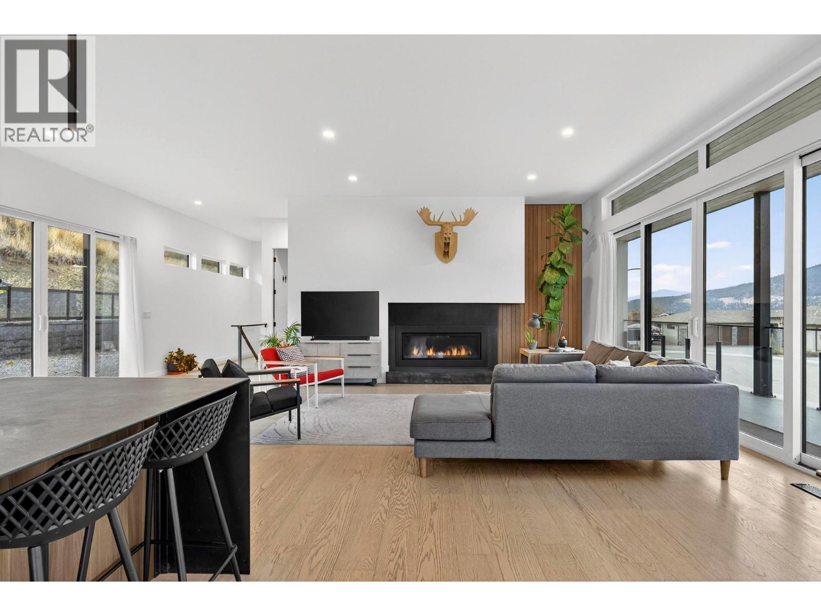 15873 Kobayashi Court, Lake Country