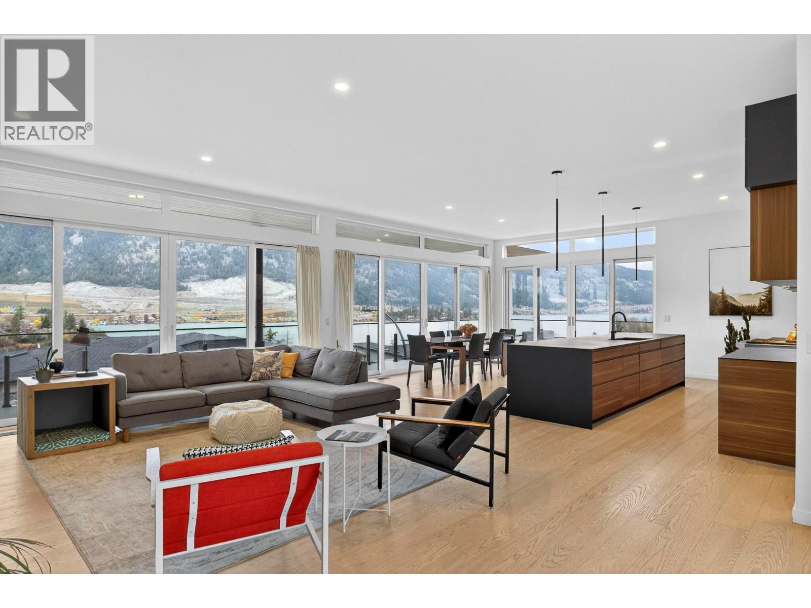 15873 Kobayashi Court, Lake Country