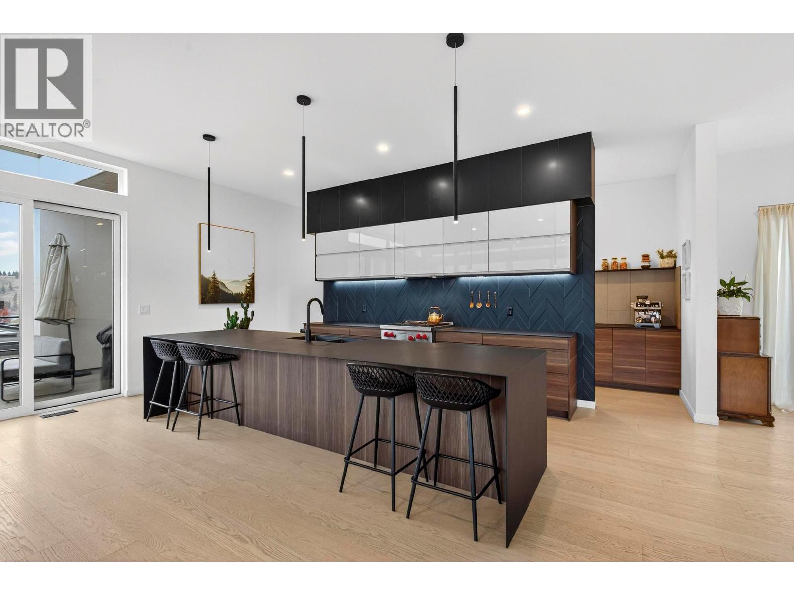 15873 Kobayashi Court, Lake Country