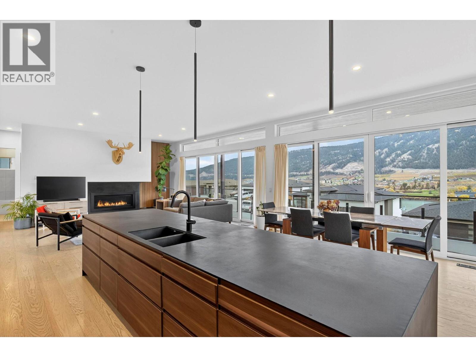 15873 Kobayashi Court, Lake Country