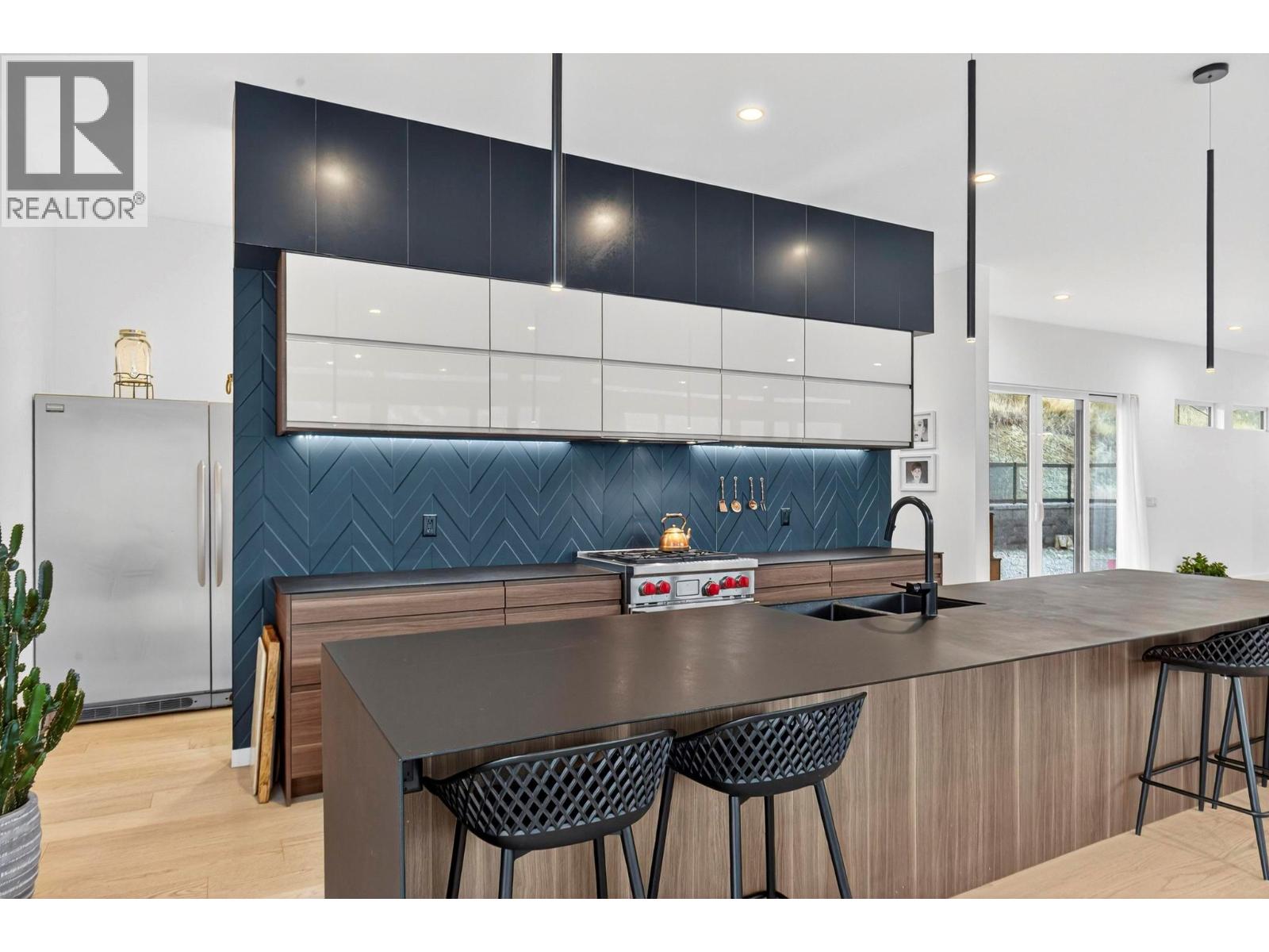 15873 Kobayashi Court, Lake Country