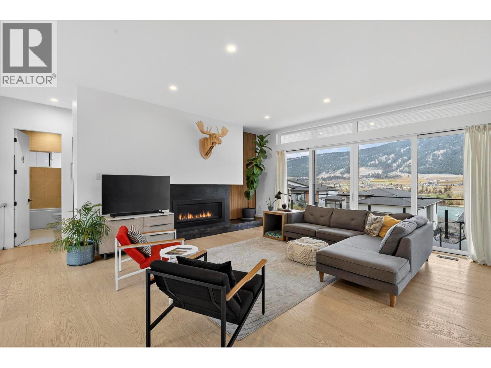 15873 Kobayashi Court, Lake Country