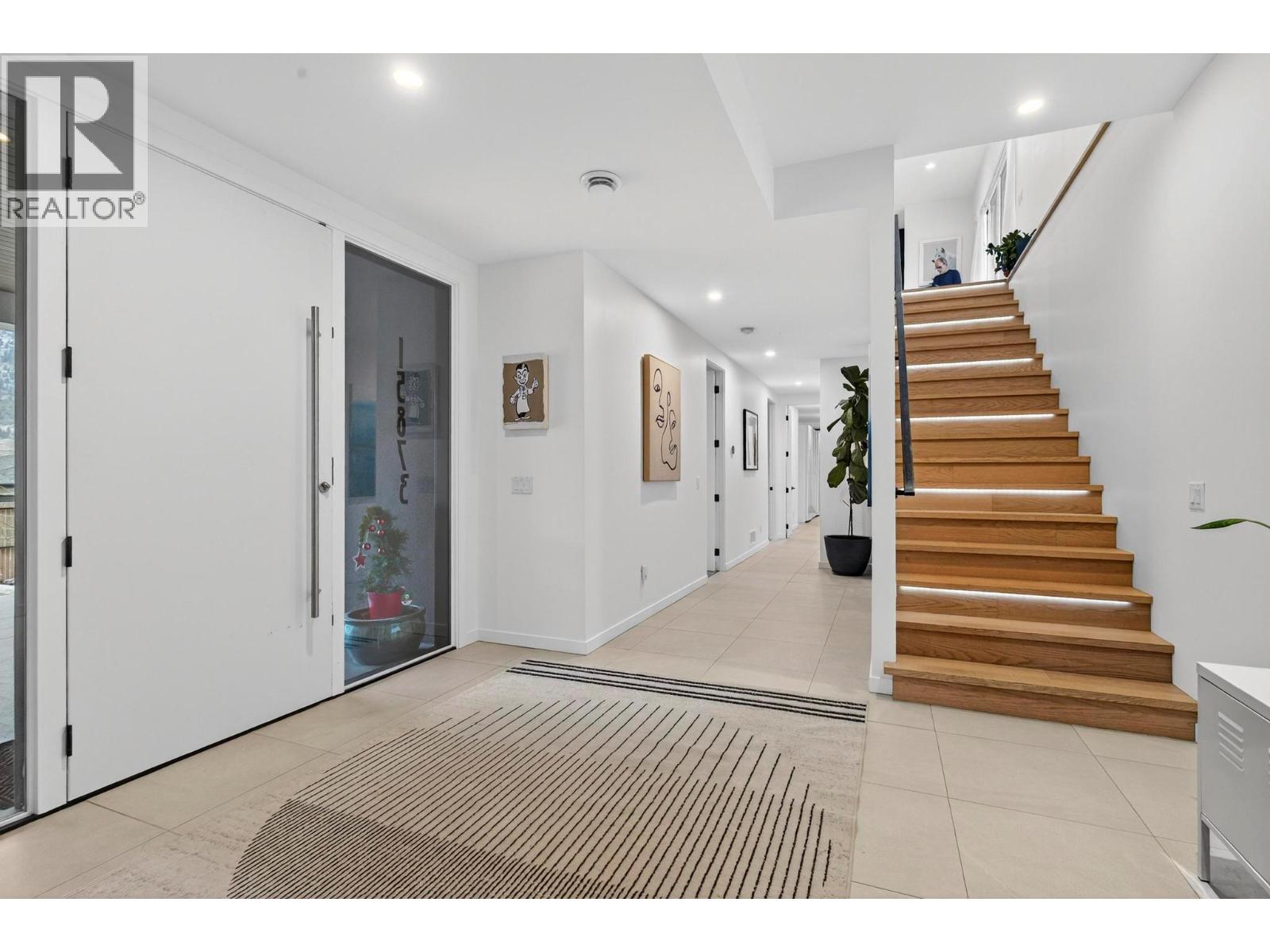 15873 Kobayashi Court, Lake Country