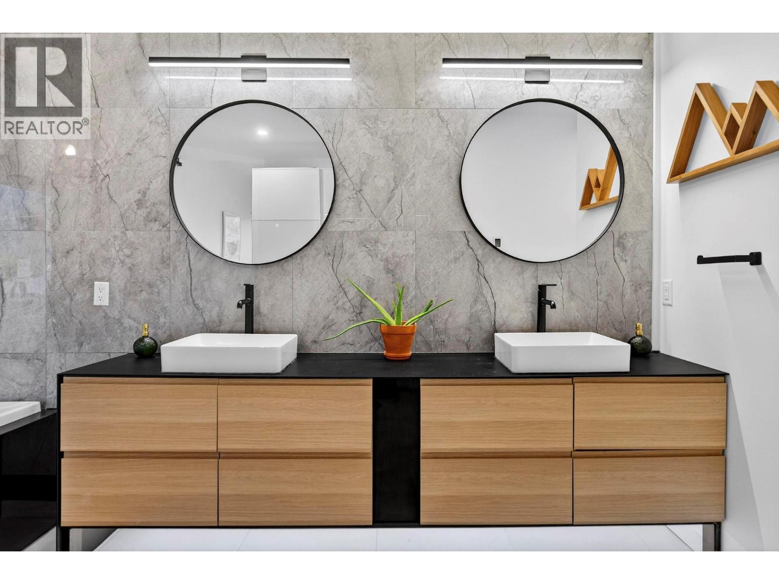 15873 Kobayashi Court, Lake Country