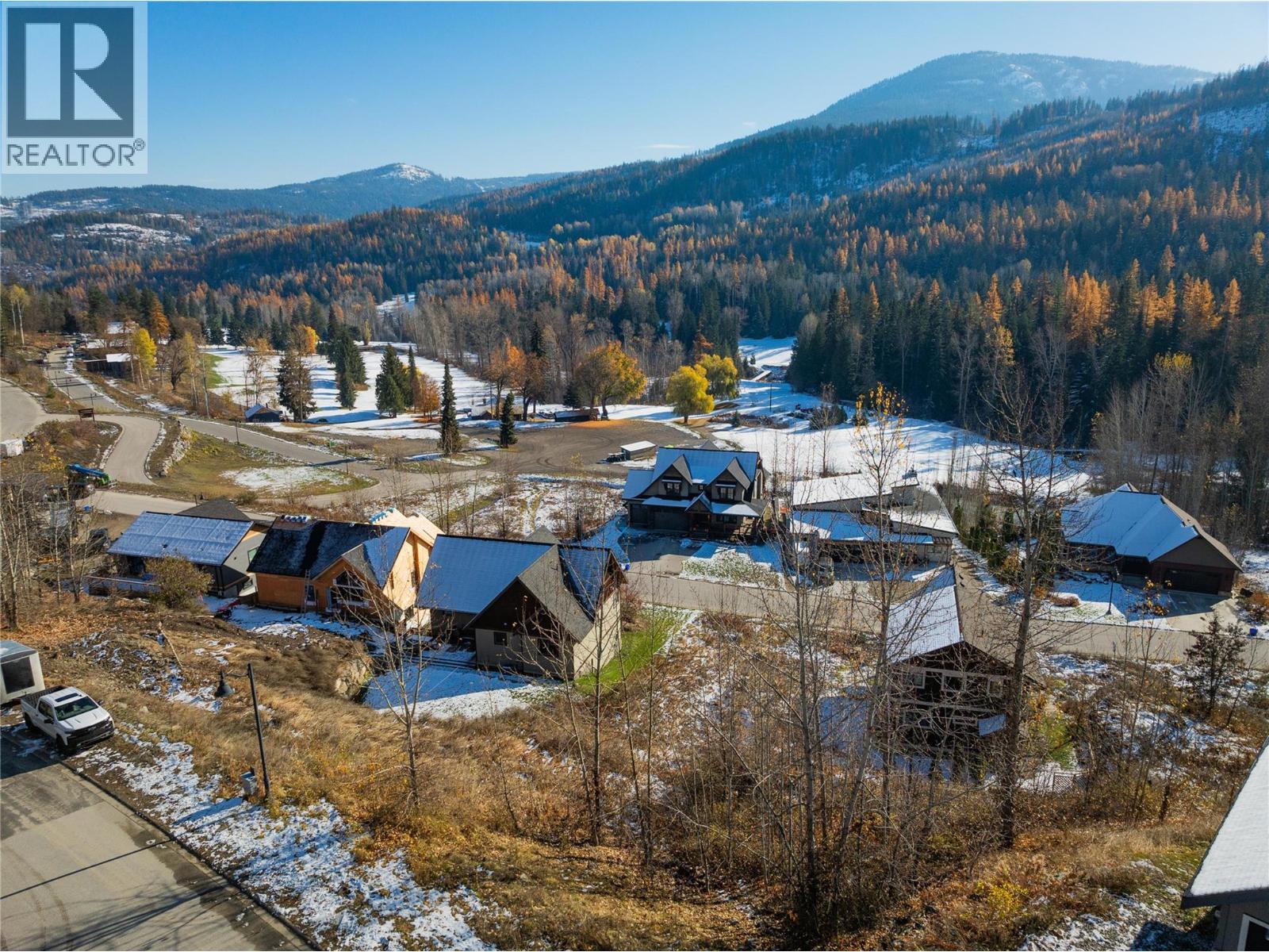 933 REDSTONE Drive, Rossland