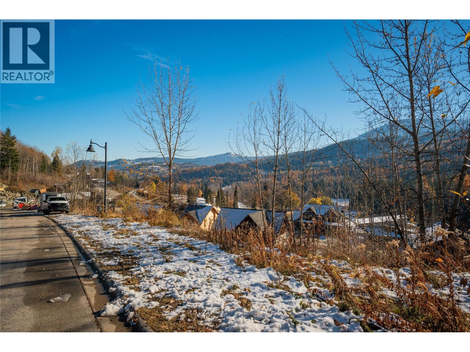 933 REDSTONE Drive, Rossland