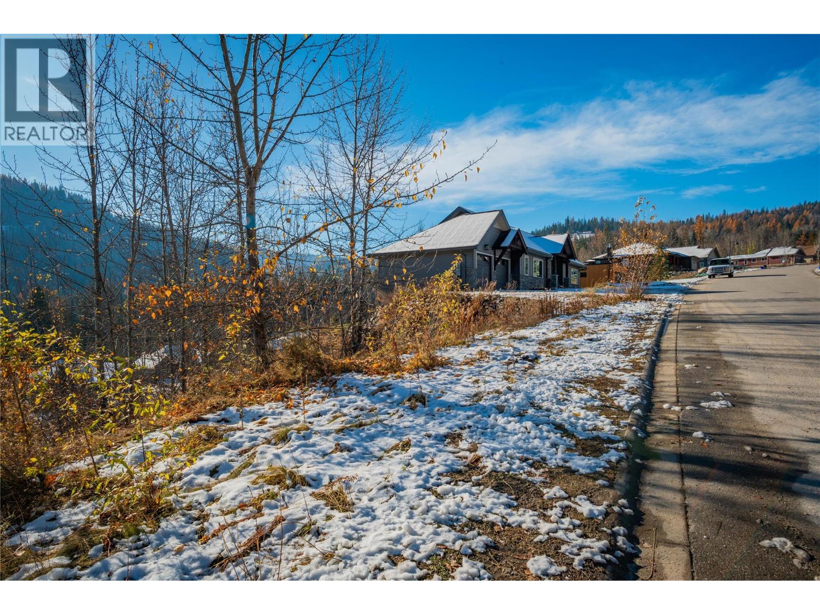 933 REDSTONE Drive, Rossland