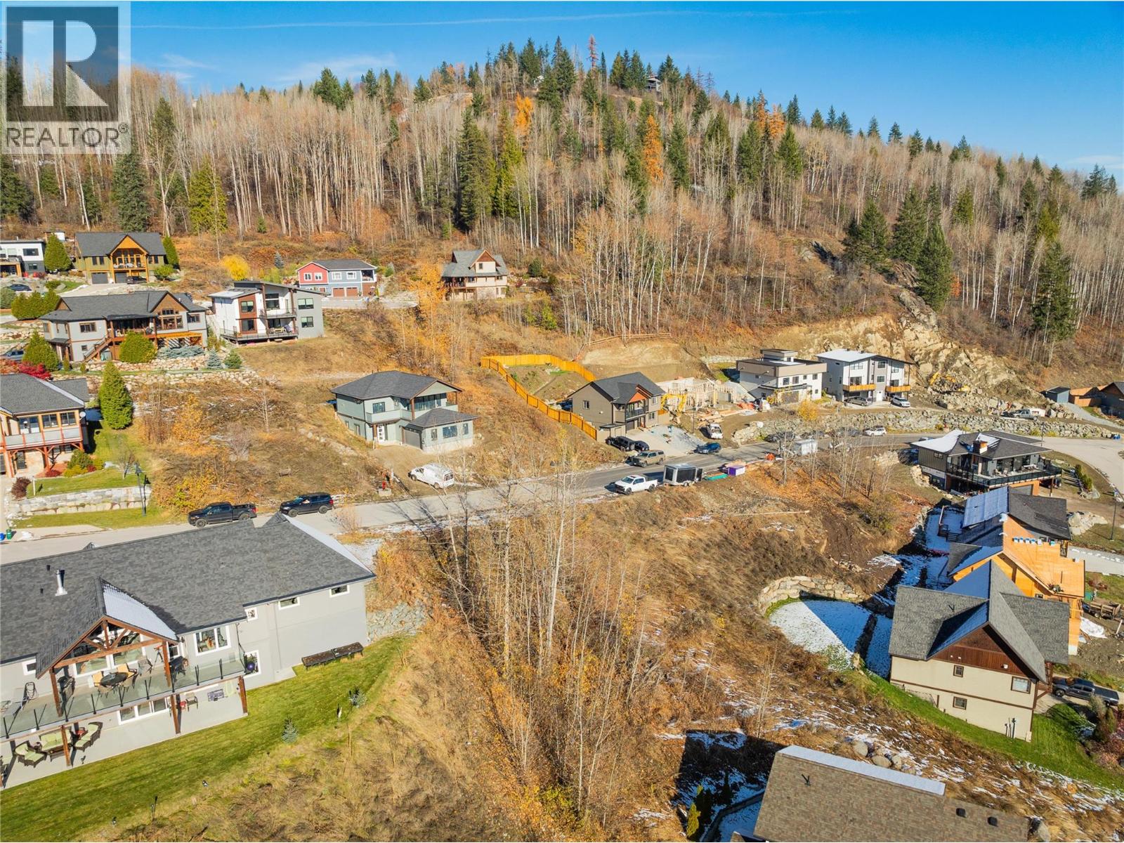 933 REDSTONE Drive, Rossland