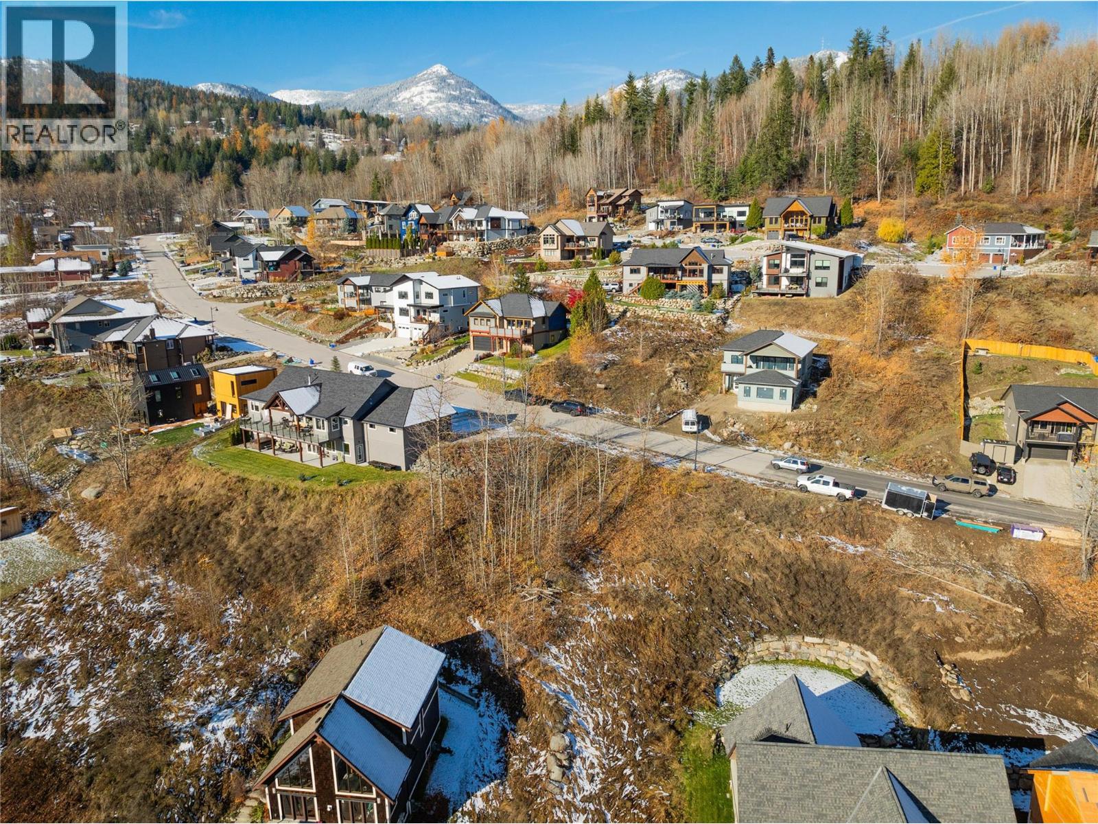 933 REDSTONE Drive, Rossland