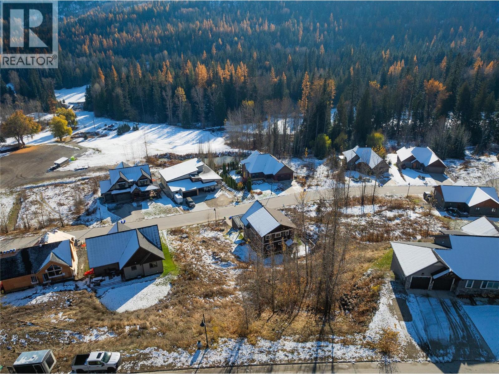 933 REDSTONE Drive, Rossland