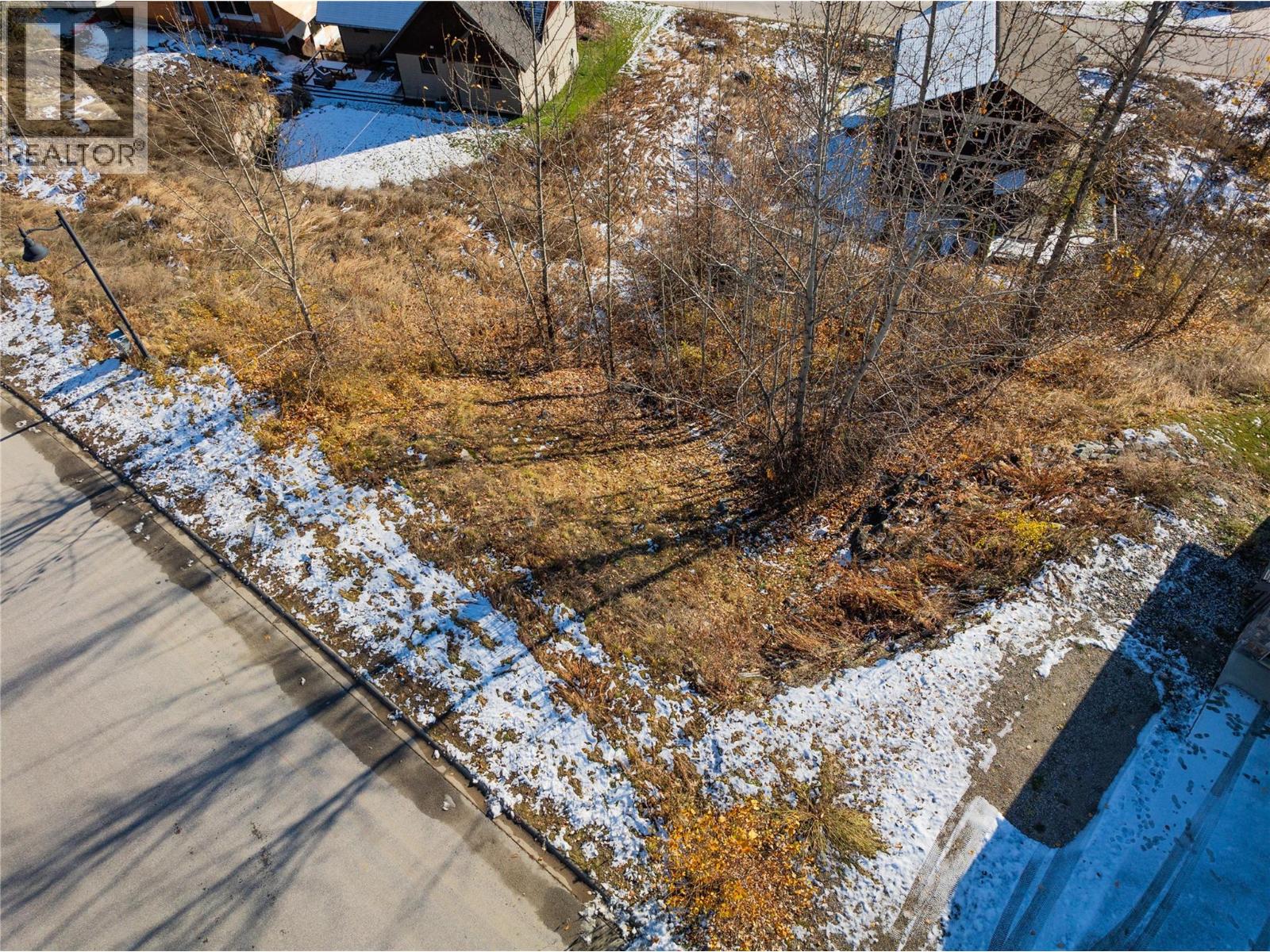 933 REDSTONE Drive, Rossland