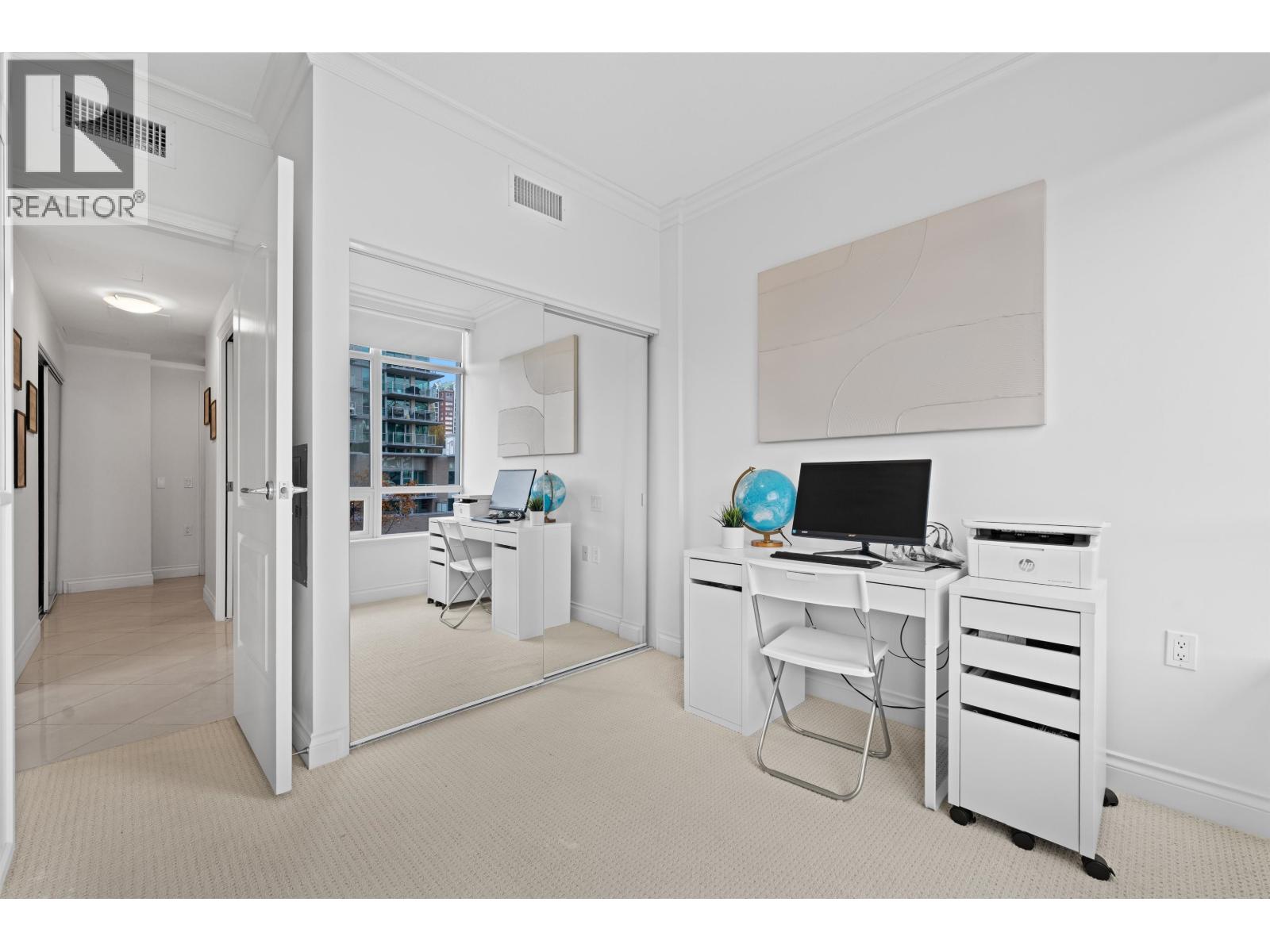 502 172 VICTORY SHIP WAY, North Vancouver