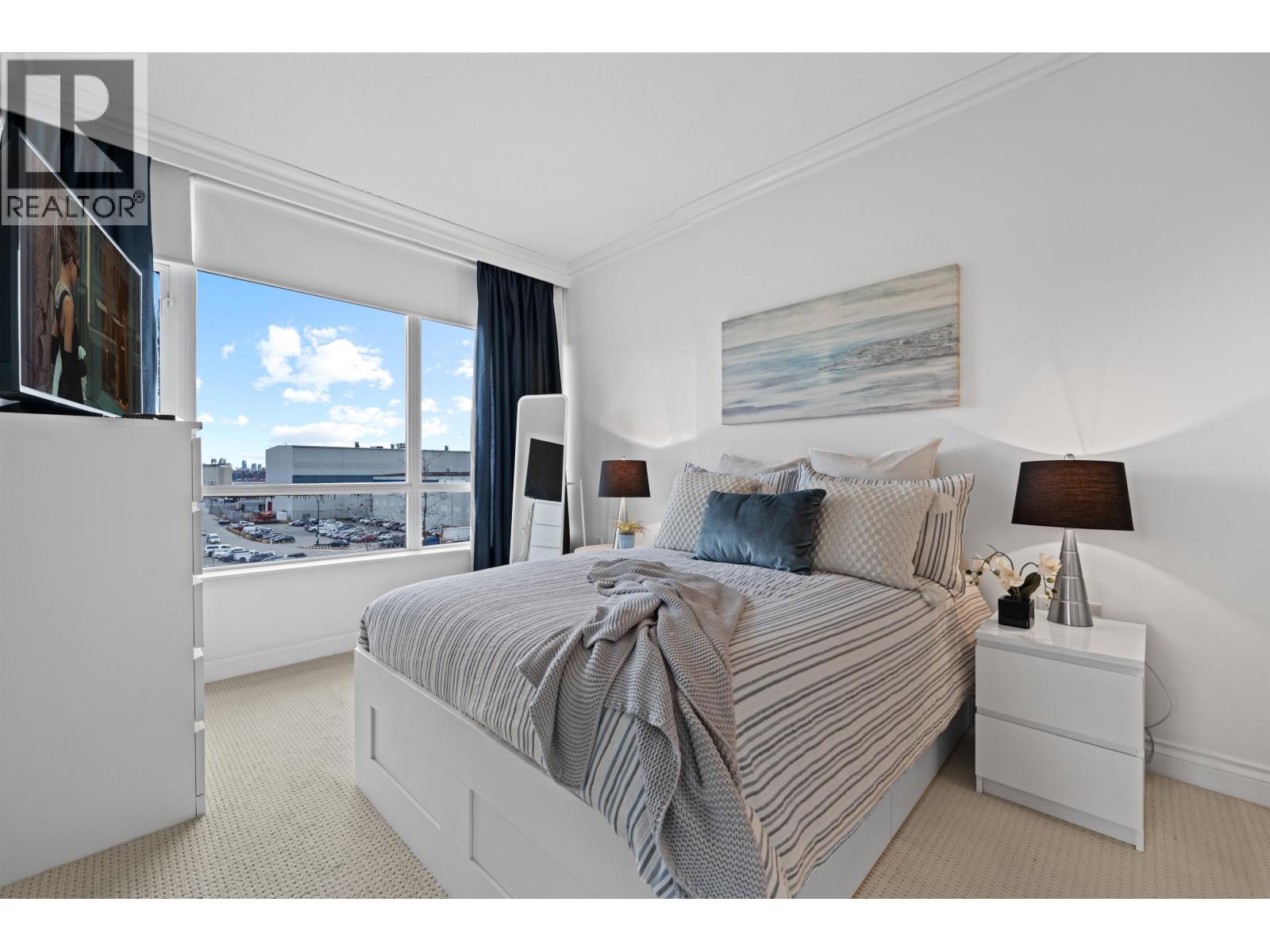 502 172 VICTORY SHIP WAY, North Vancouver