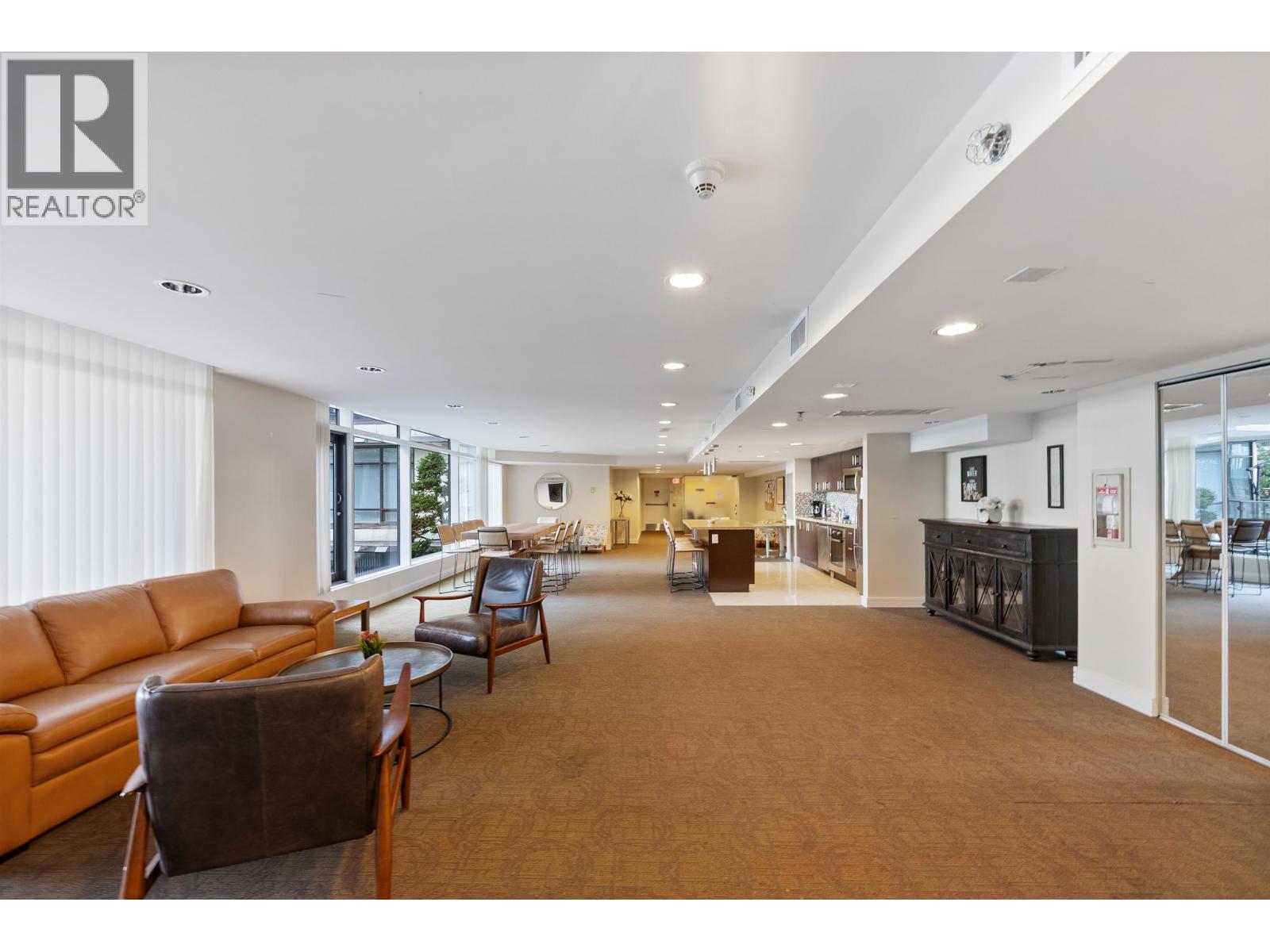 502 172 VICTORY SHIP WAY, North Vancouver