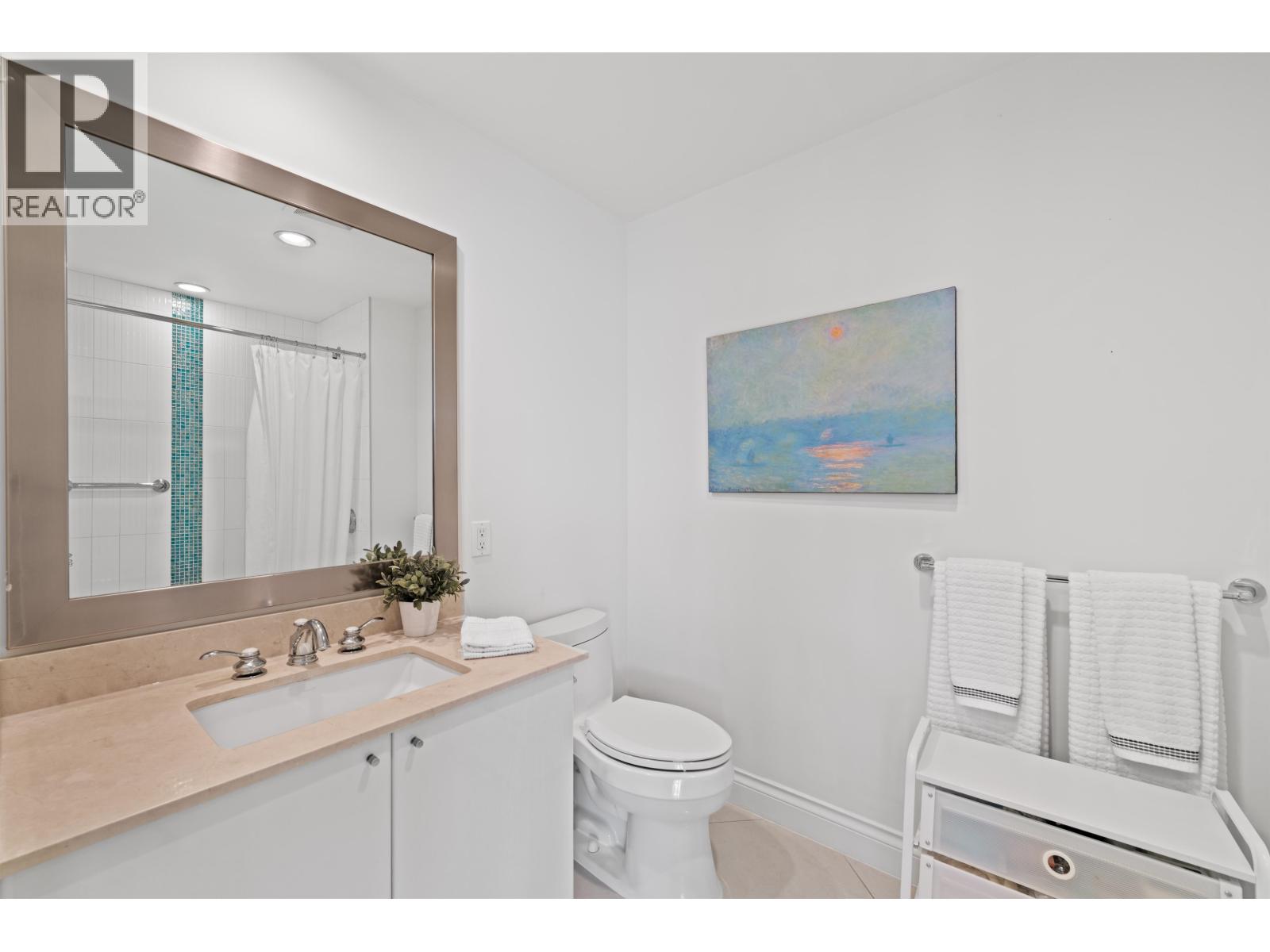 502 172 VICTORY SHIP WAY, North Vancouver