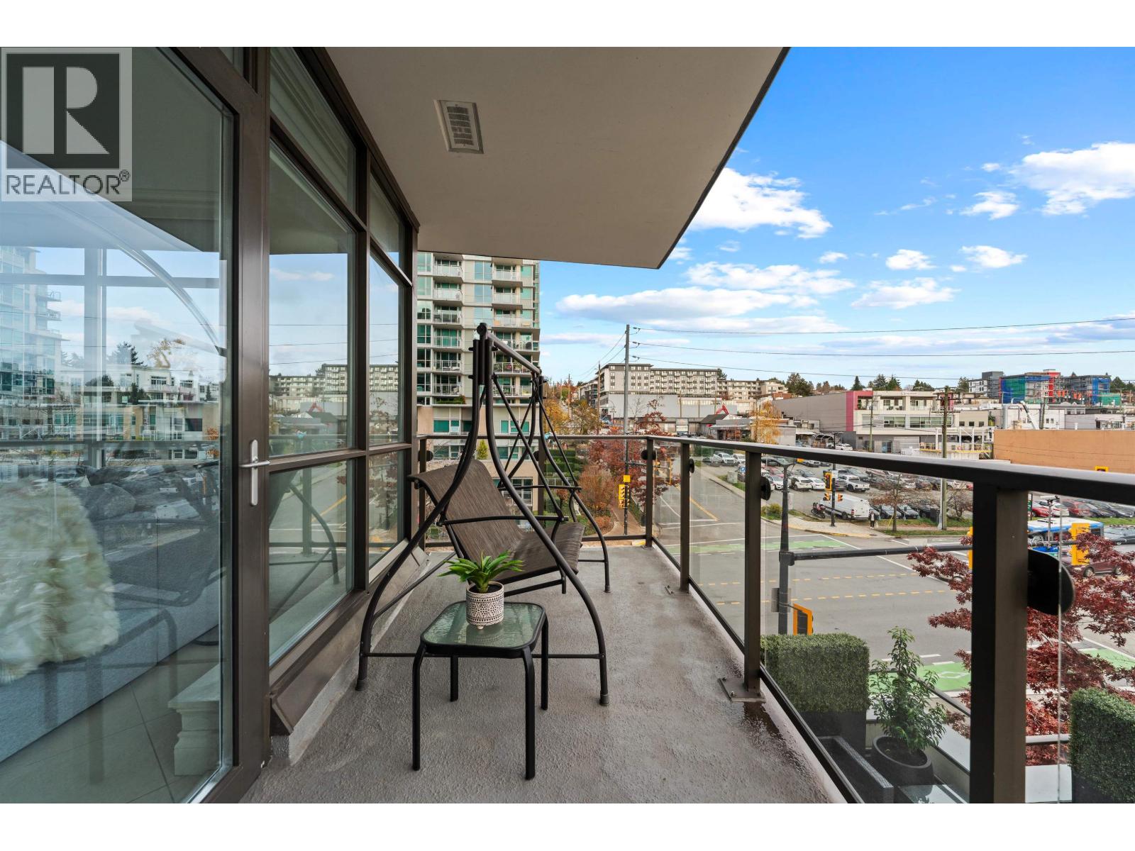 502 172 VICTORY SHIP WAY, North Vancouver