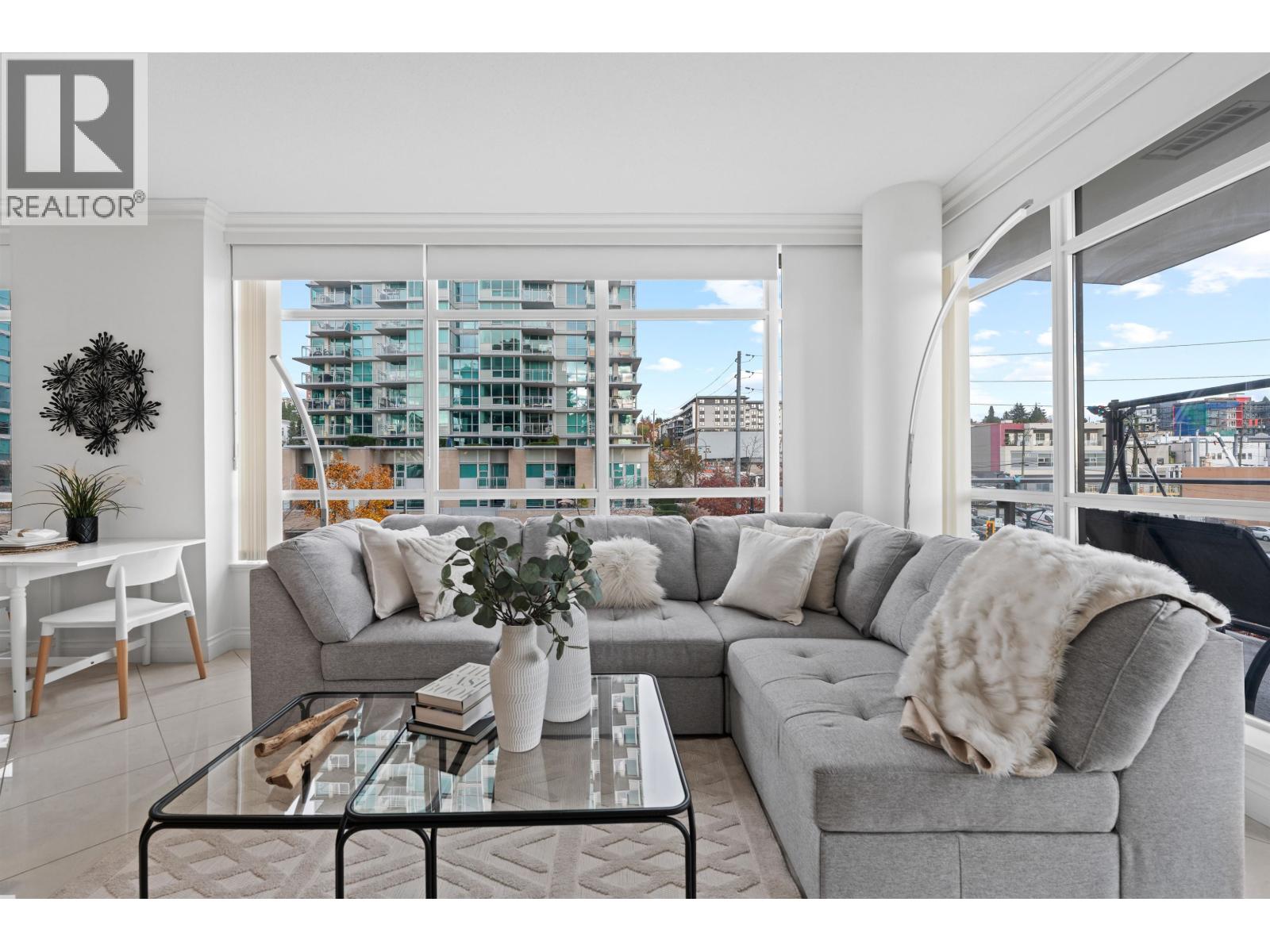 502 172 VICTORY SHIP WAY, North Vancouver