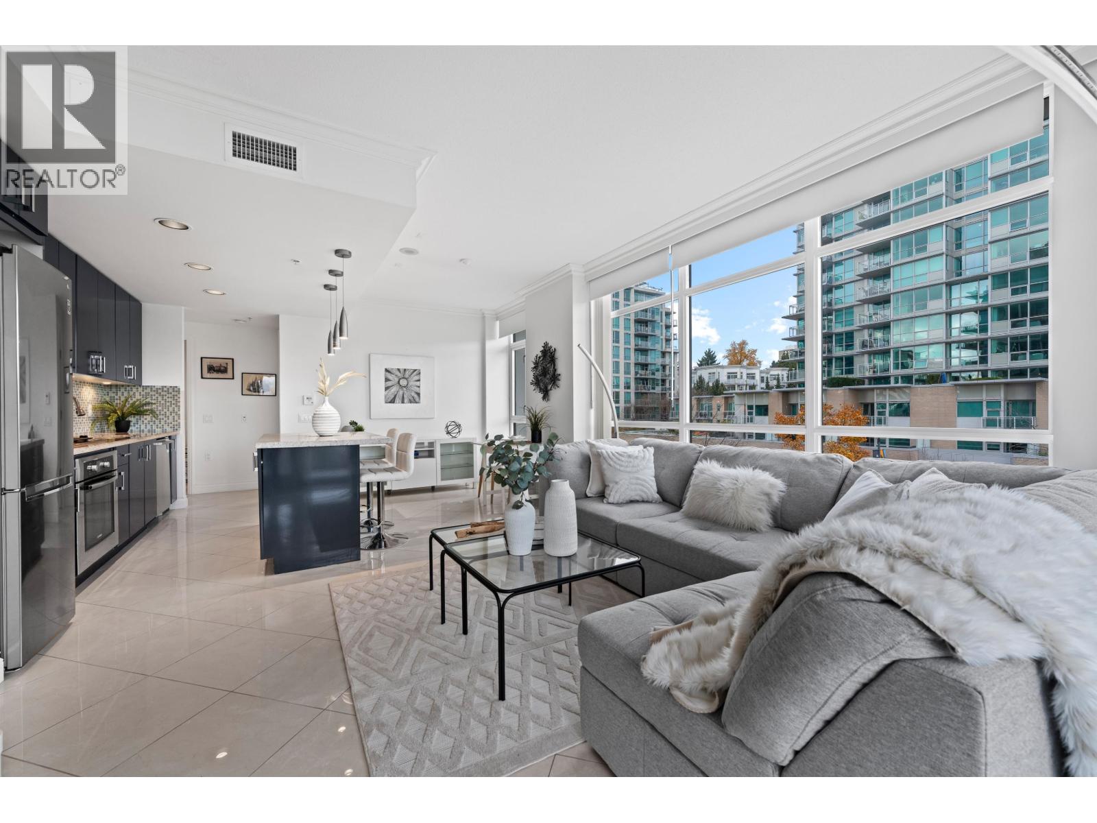 502 172 VICTORY SHIP WAY, North Vancouver