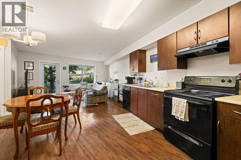 211 1479 Glenmore Road North, Kelowna