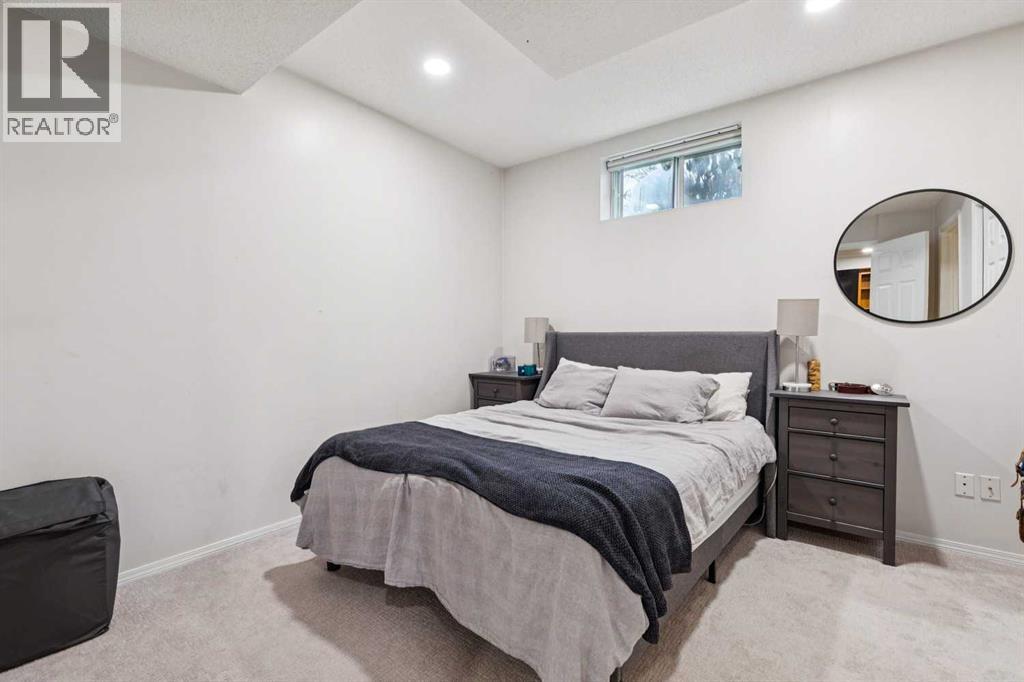 Single Family House for Sale in  Signal Hill Point SW Signal Hill Calgary 