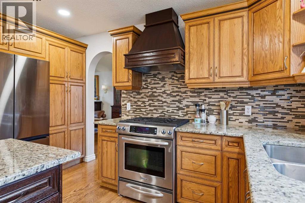 Single Family House for Sale in  Signal Hill Point SW Signal Hill Calgary 