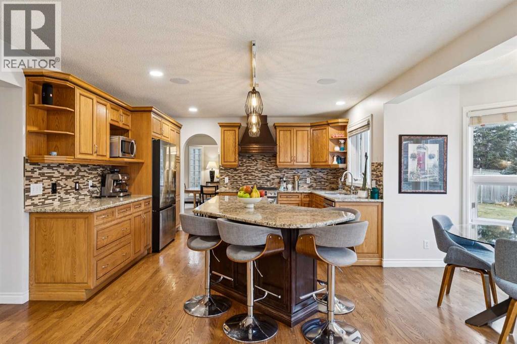 Single Family House for Sale in  Signal Hill Point SW Signal Hill Calgary 