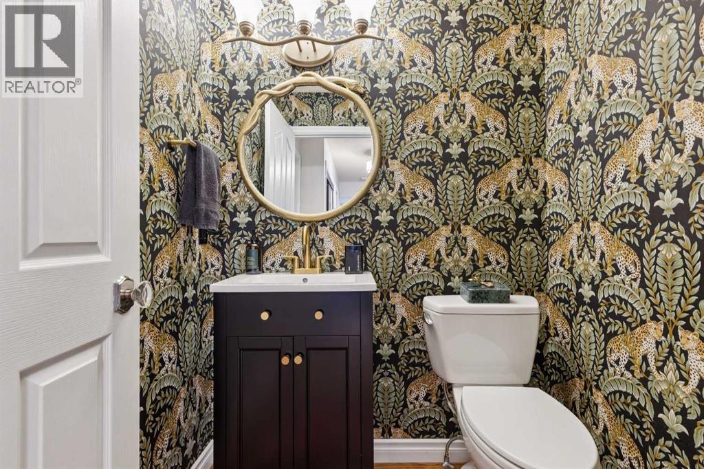 Single Family House for Sale in  Signal Hill Point SW Signal Hill Calgary 