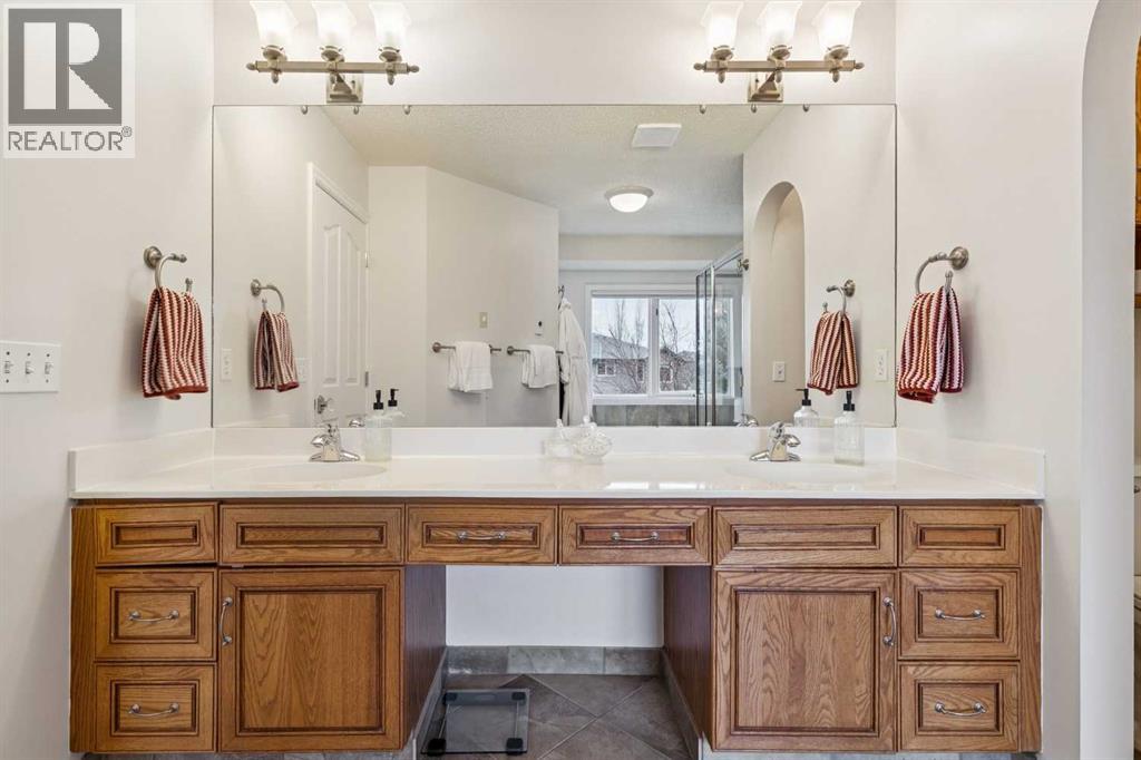 Single Family House for Sale in  Signal Hill Point SW Signal Hill Calgary 