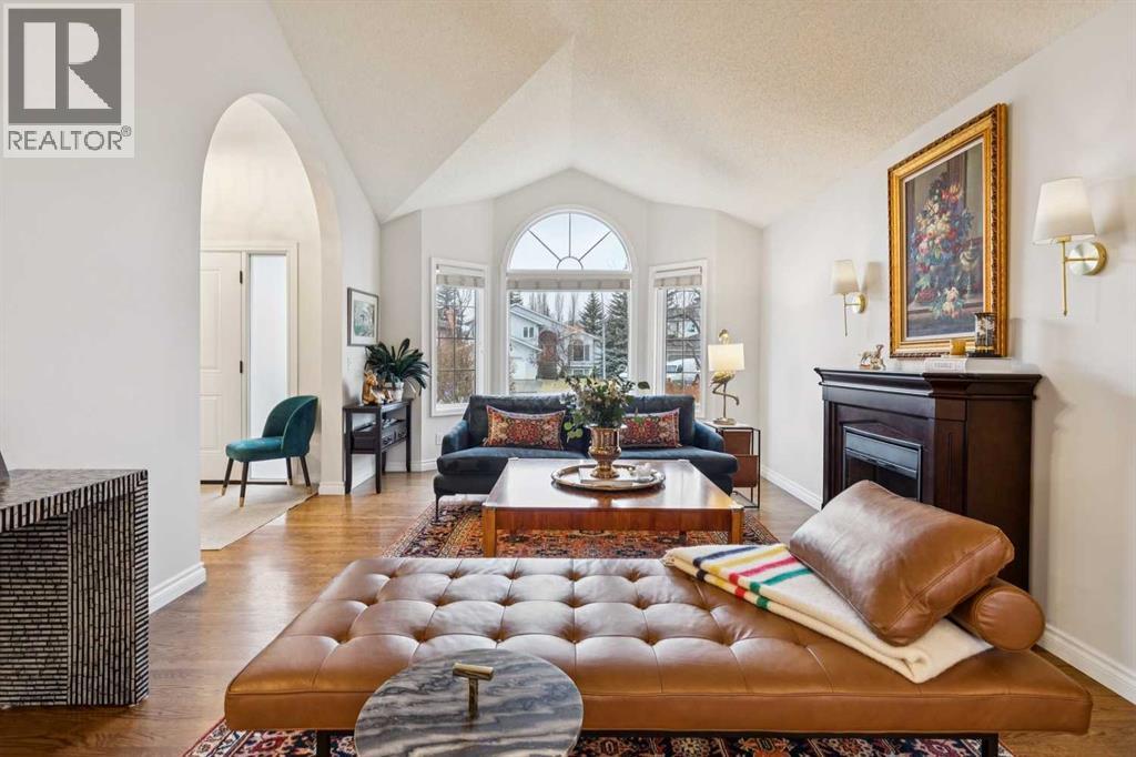 Single Family House for Sale in  Signal Hill Point SW Signal Hill Calgary 