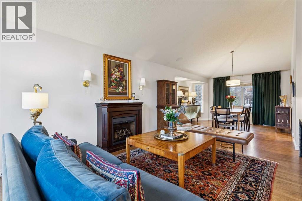 Single Family House for Sale in  Signal Hill Point SW Signal Hill Calgary 