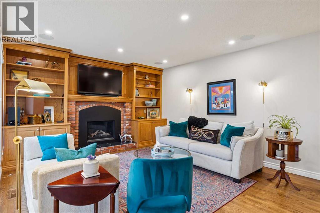 Single Family House for Sale in  Signal Hill Point SW Signal Hill Calgary 