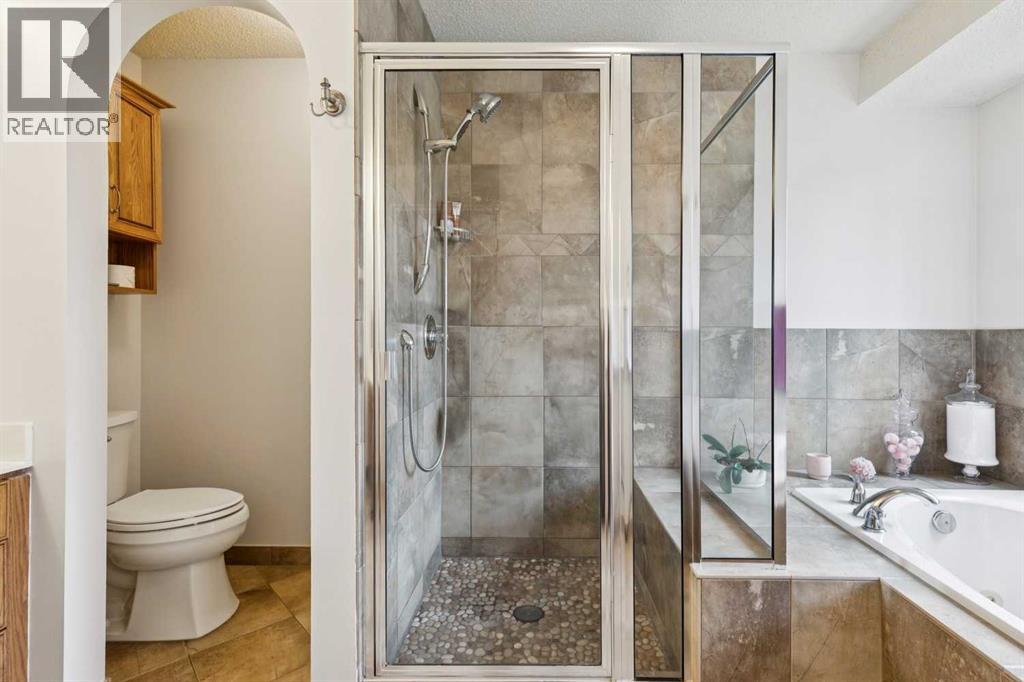 Single Family House for Sale in  Signal Hill Point SW Signal Hill Calgary 