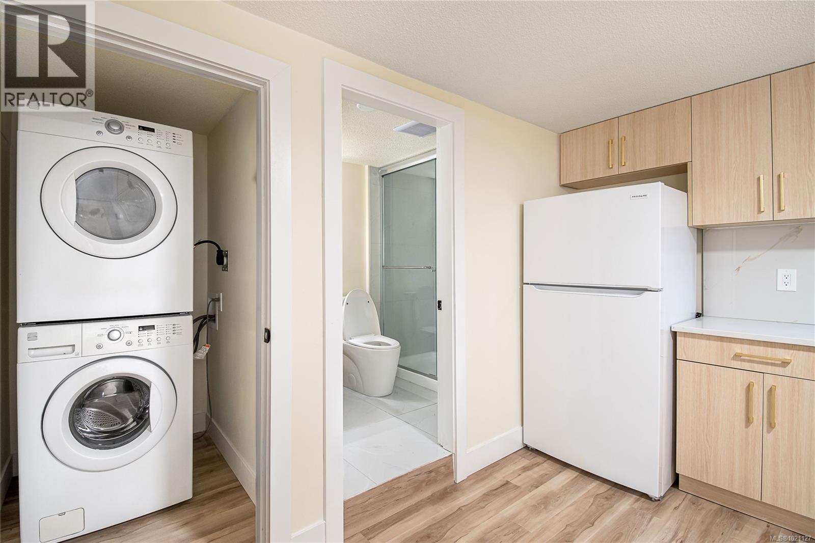  1579 Kenmore Road, Saanich