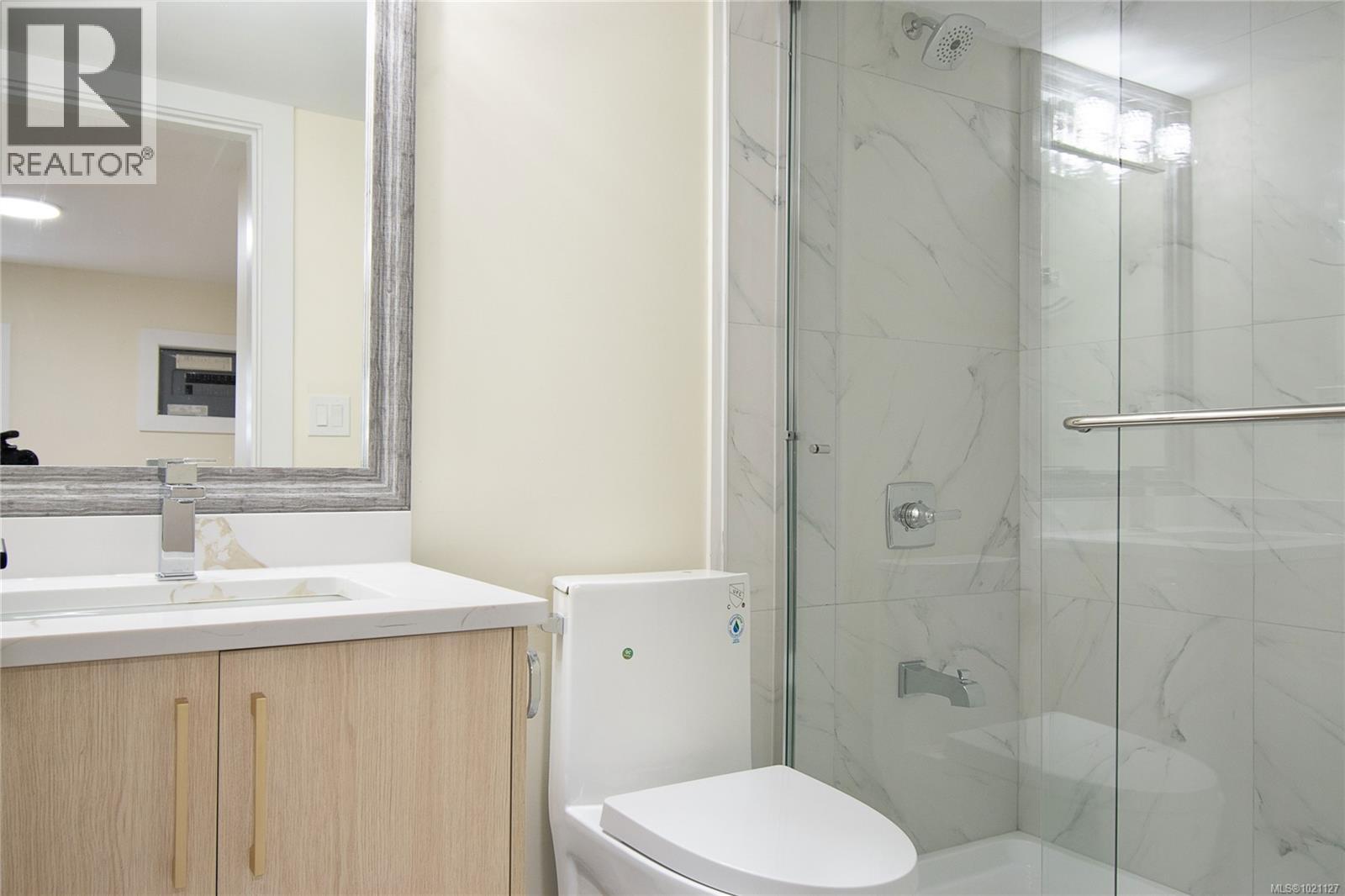  1579 Kenmore Road, Saanich