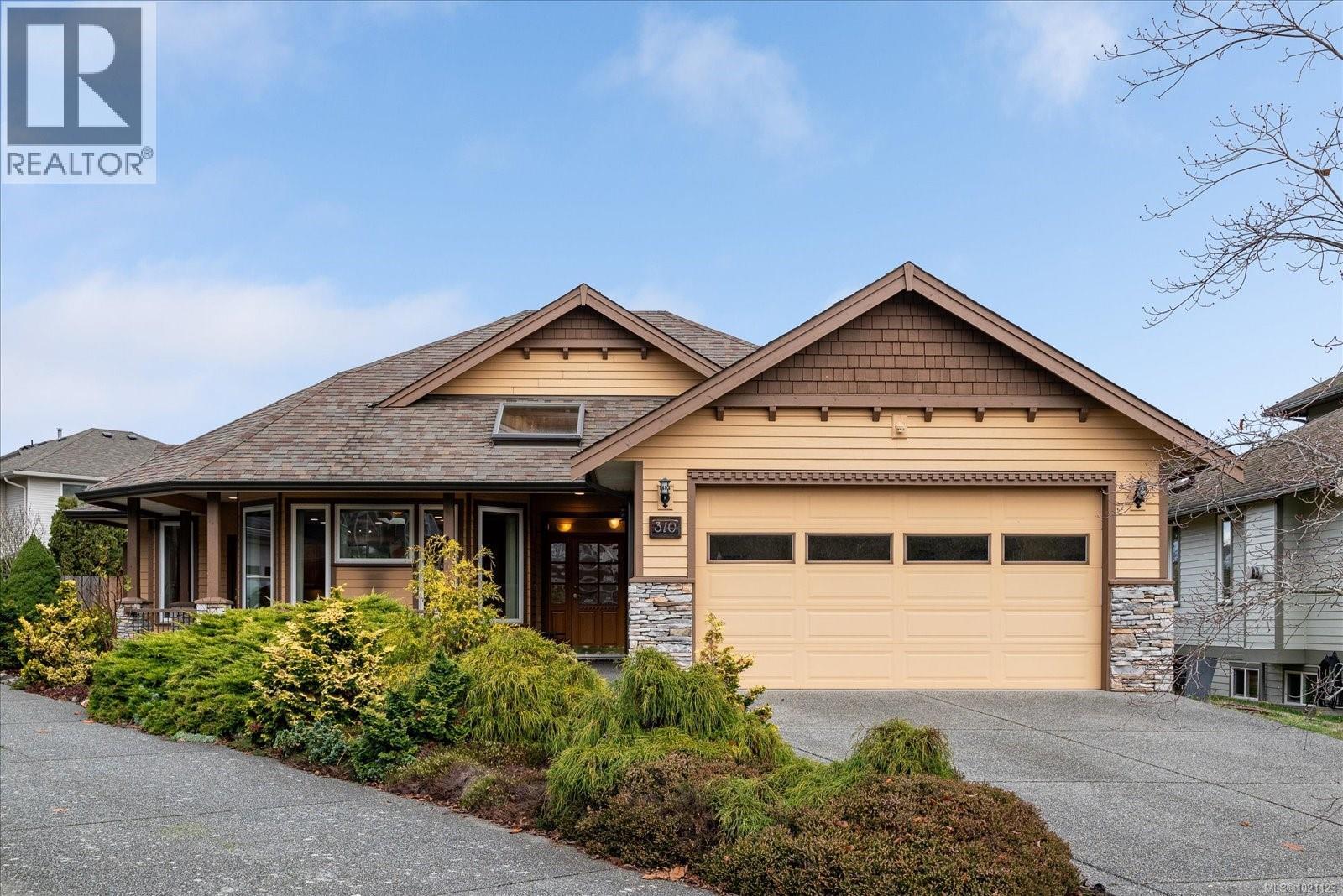 310 Holland Creek Pl, Ladysmith