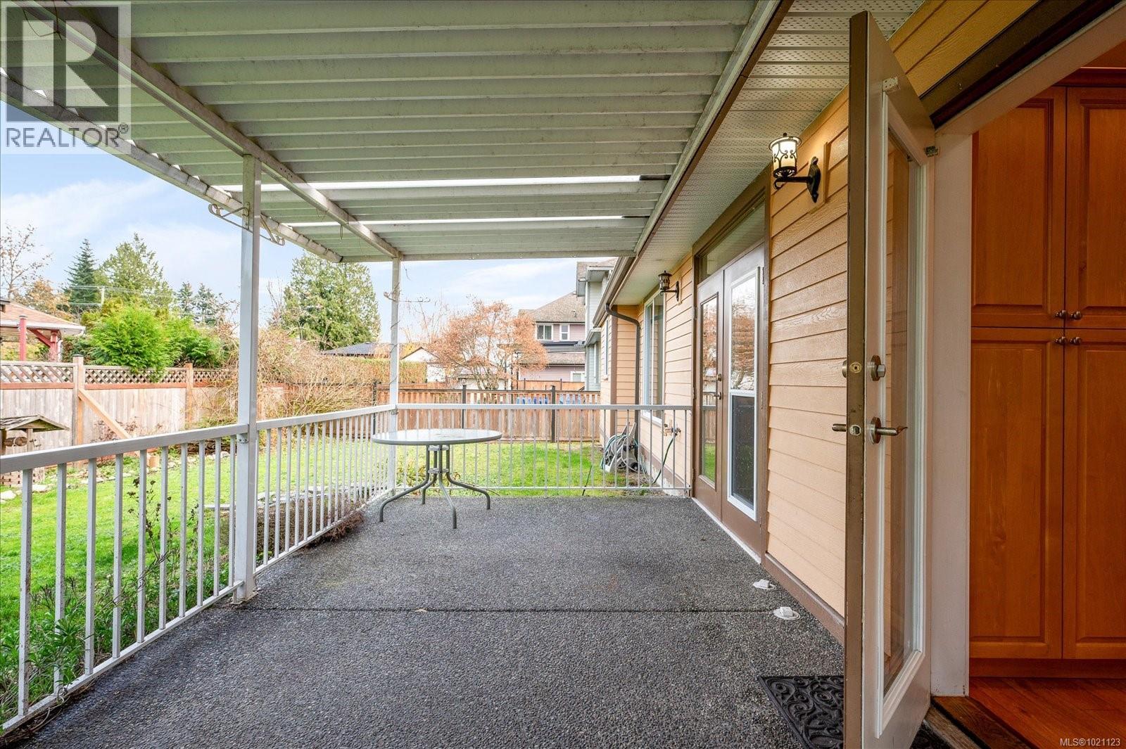 310 Holland Creek Pl, Ladysmith