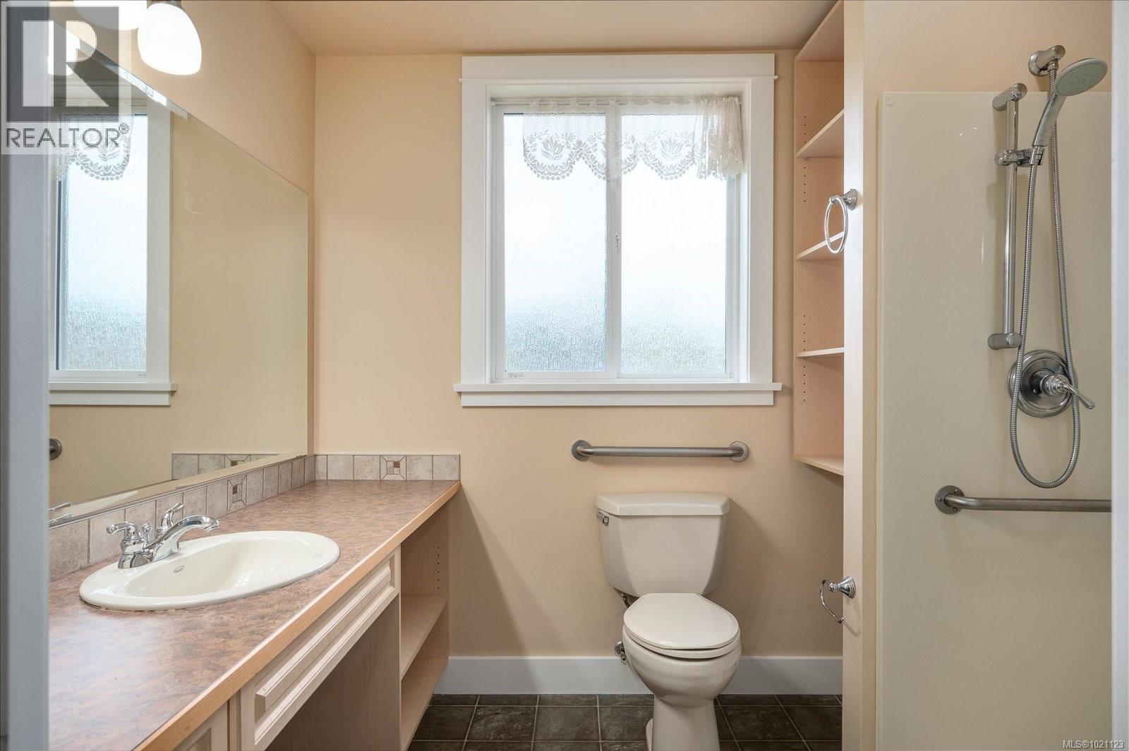 310 Holland Creek Pl, Ladysmith