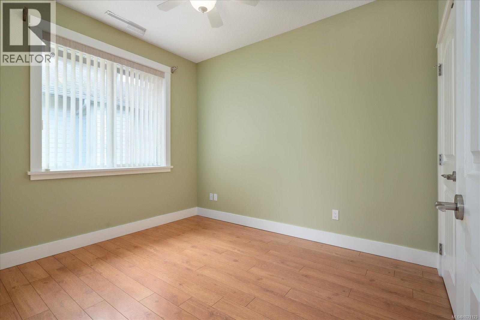 310 Holland Creek Pl, Ladysmith