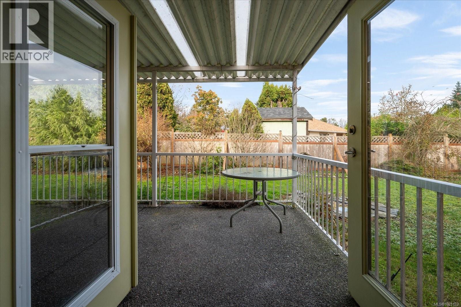 310 Holland Creek Pl, Ladysmith