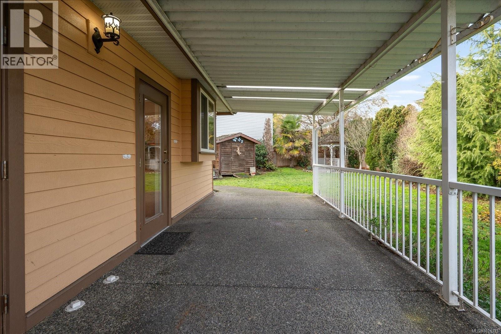 310 Holland Creek Pl, Ladysmith