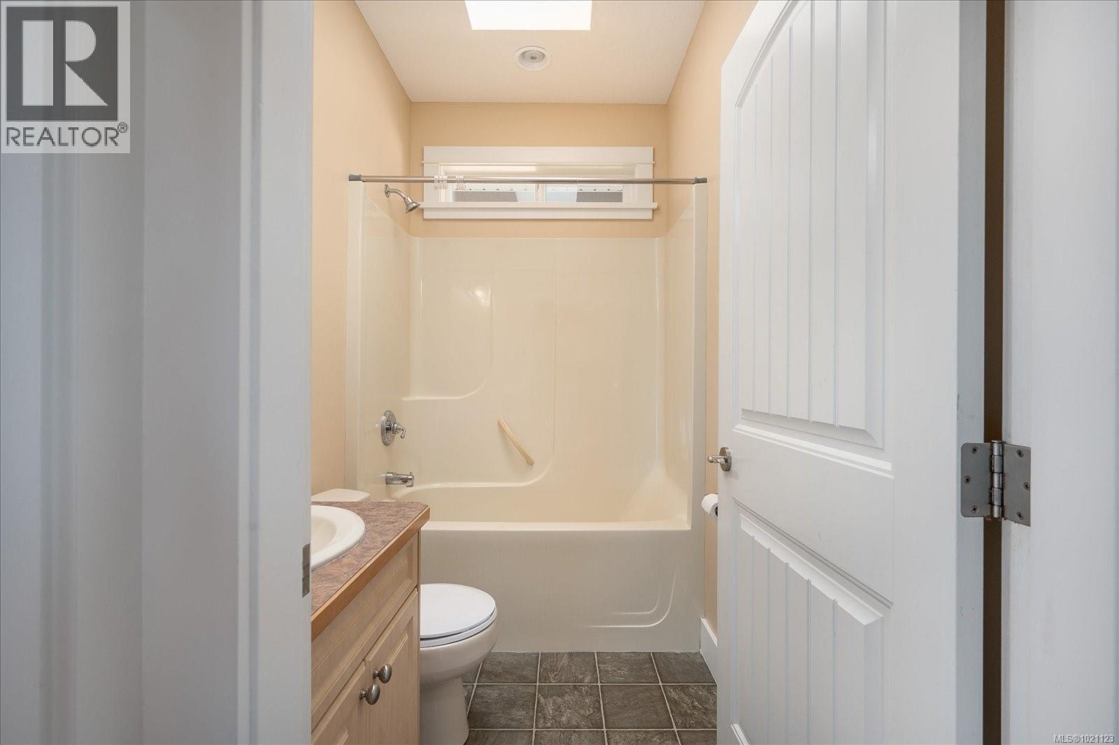 310 Holland Creek Pl, Ladysmith