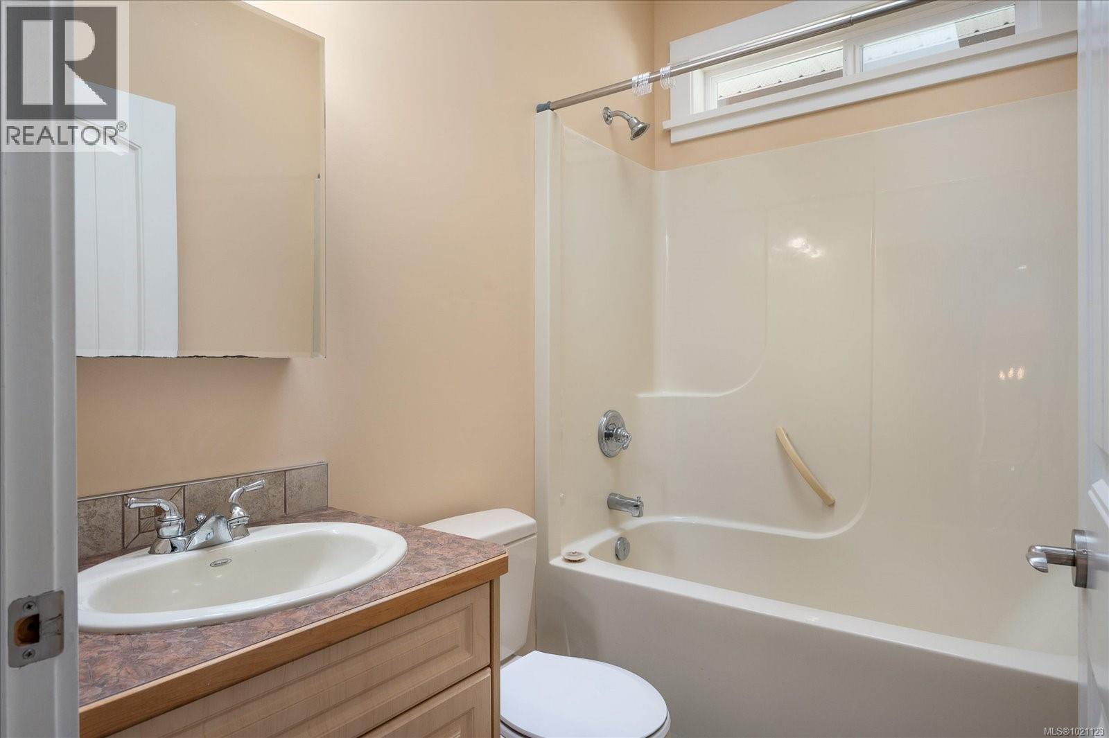 310 Holland Creek Pl, Ladysmith