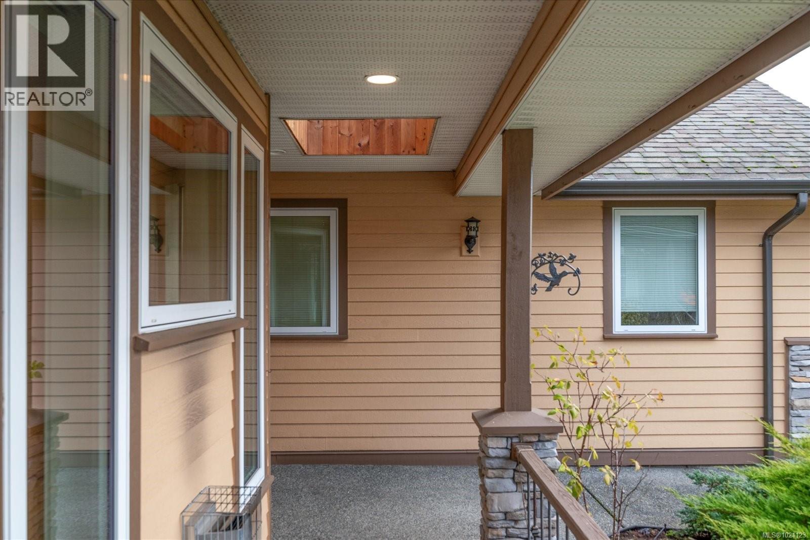 310 Holland Creek Pl, Ladysmith