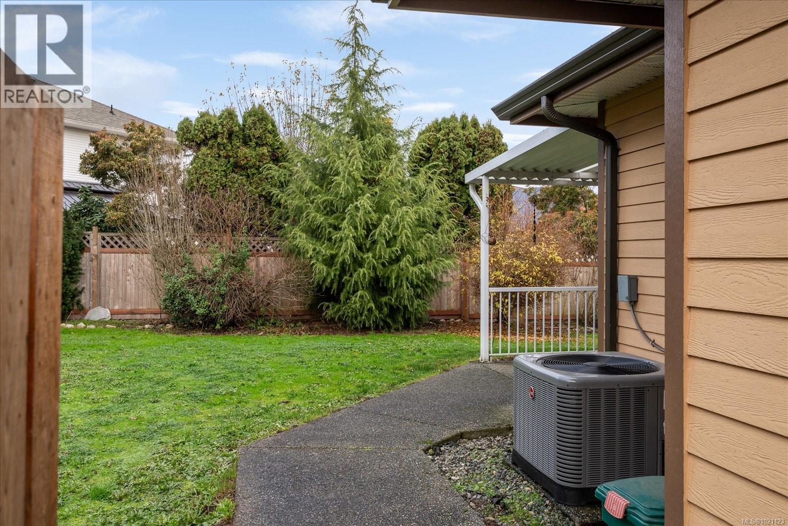 310 Holland Creek Pl, Ladysmith