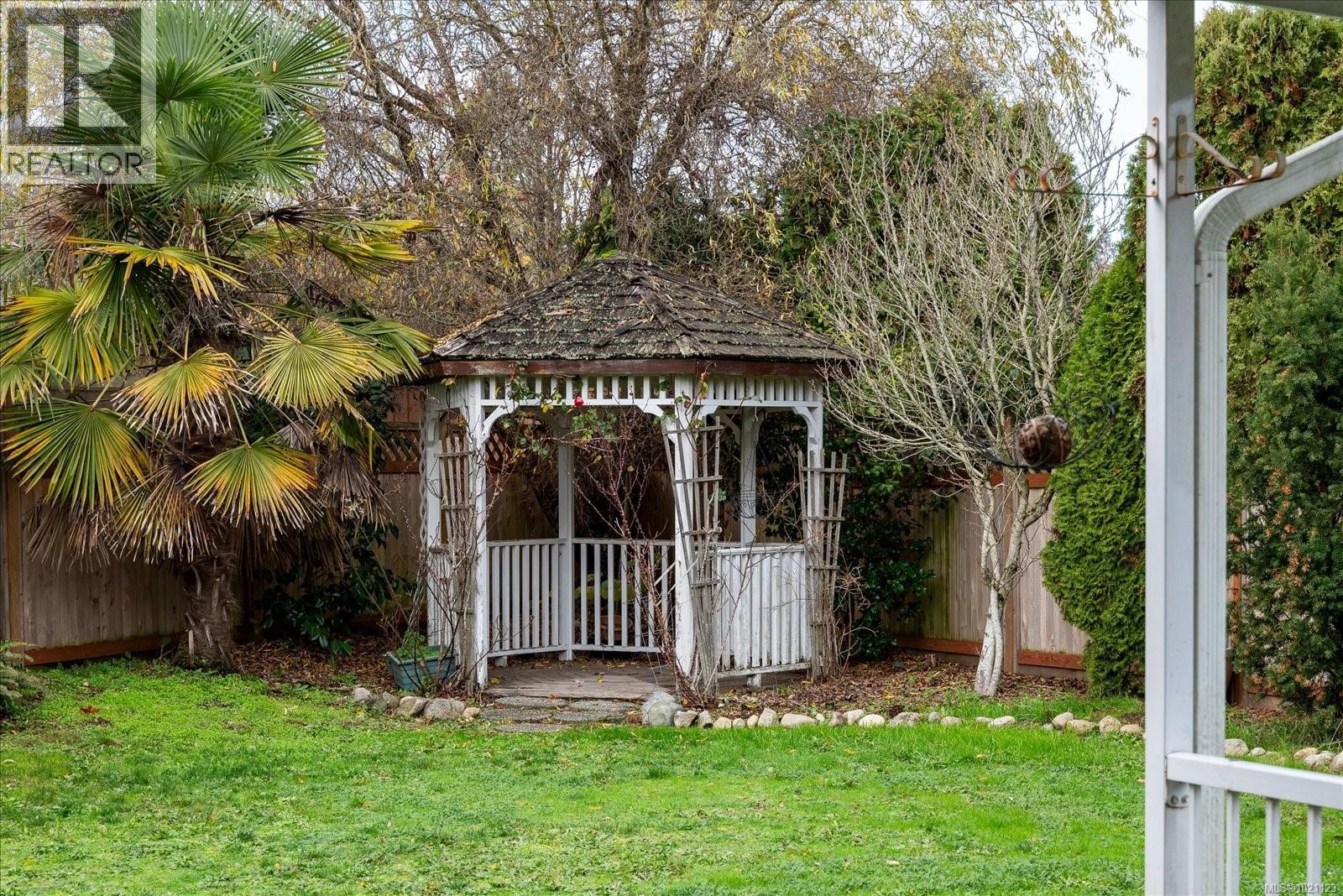 310 Holland Creek Pl, Ladysmith